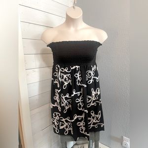 Black and white tunic